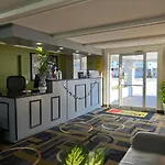 Super 8 By Wyndham Bangor