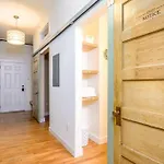 Cityscape Elegance - Stylish Skyline Views Retreat