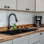 Fresh Riverfront - Washer & Dryer On-Site