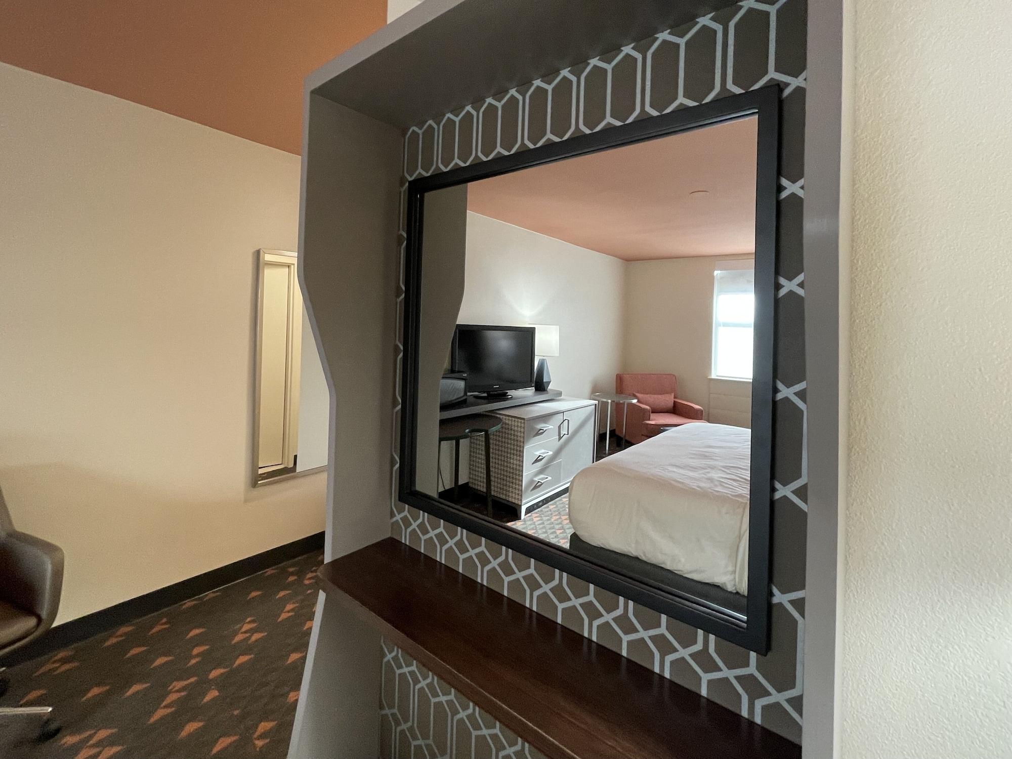 By Ihg 3*