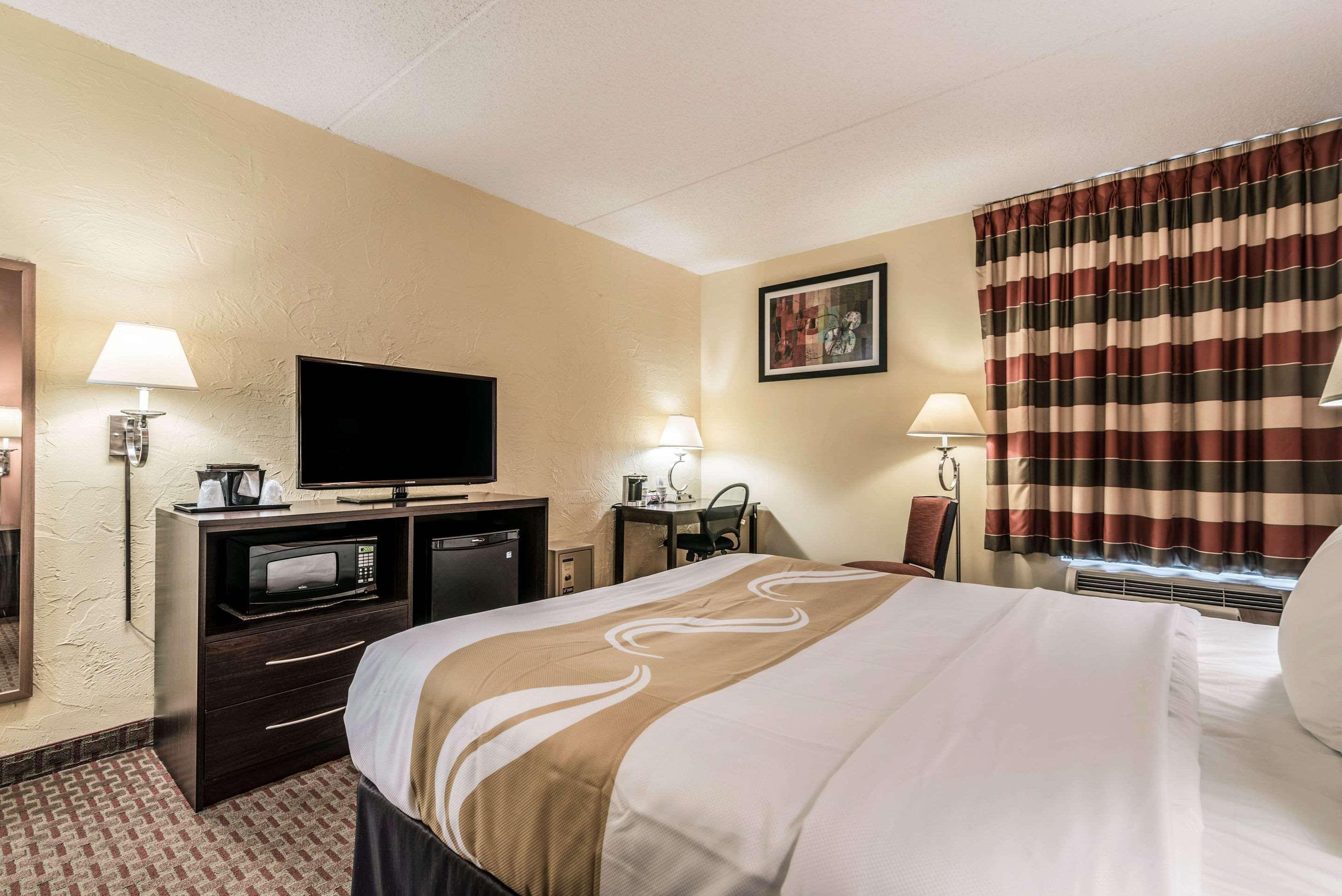 Inn Quality Airport 3*