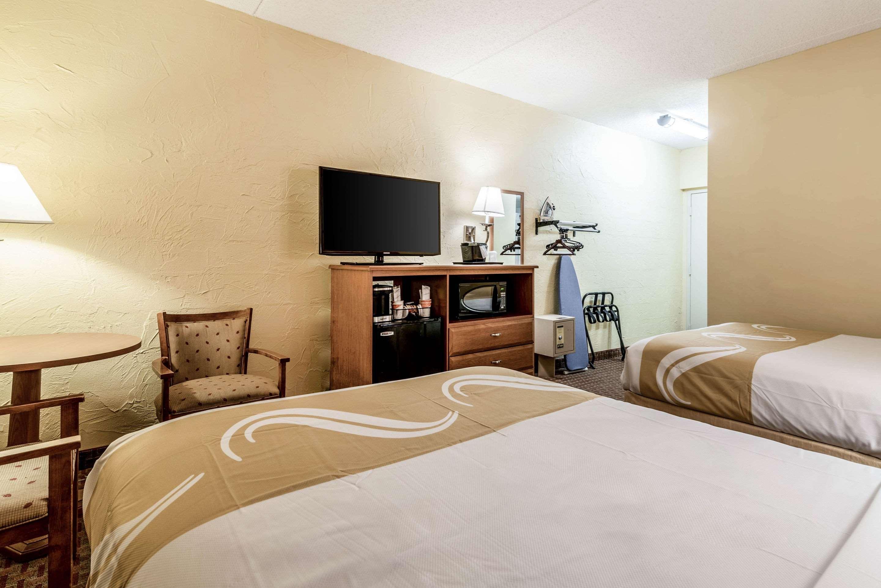 Inn Quality Airport 3*