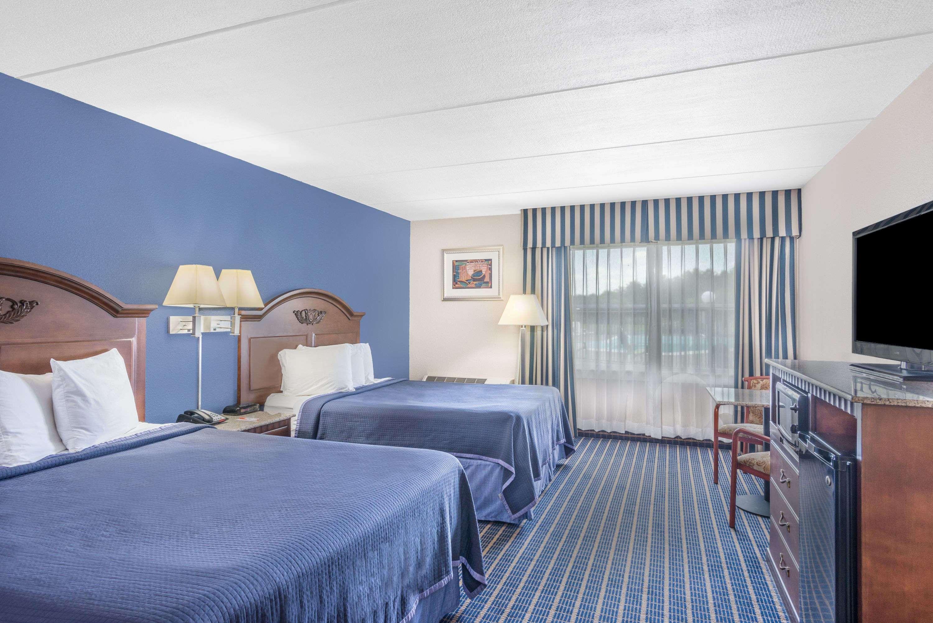 Howard Johnson By Wyndham 2*
