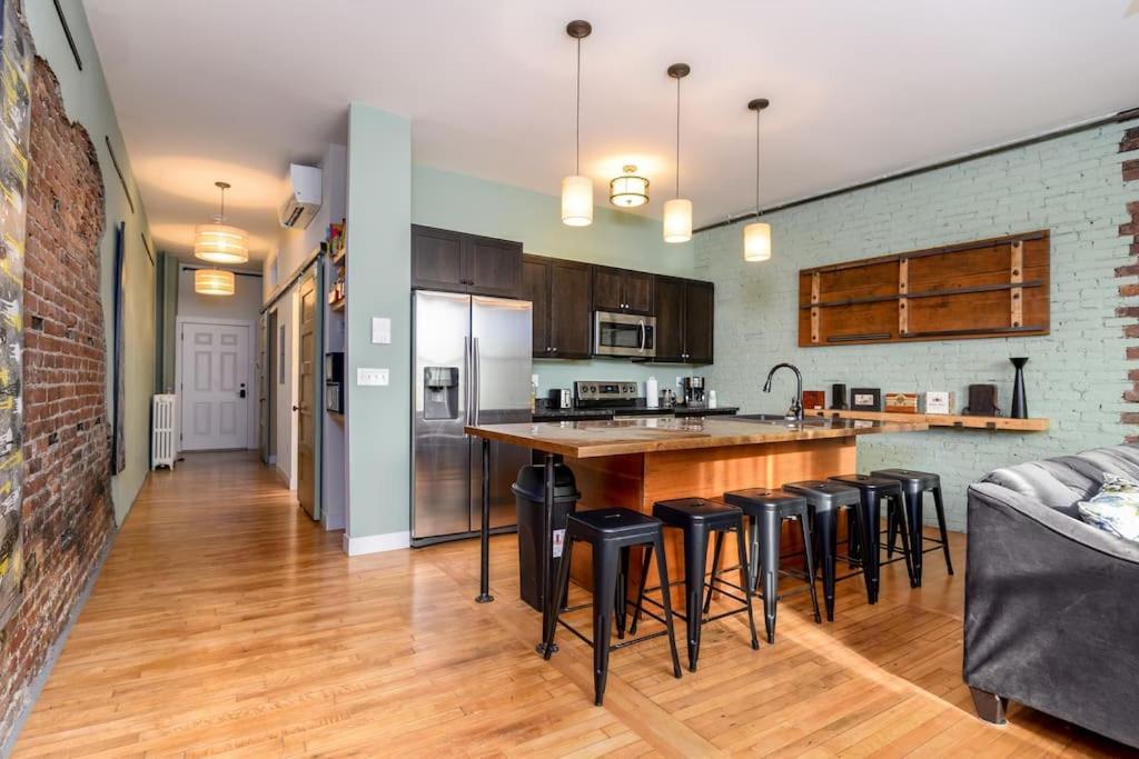 Luxury Apt & Rooftop With Views Apartment Bangor