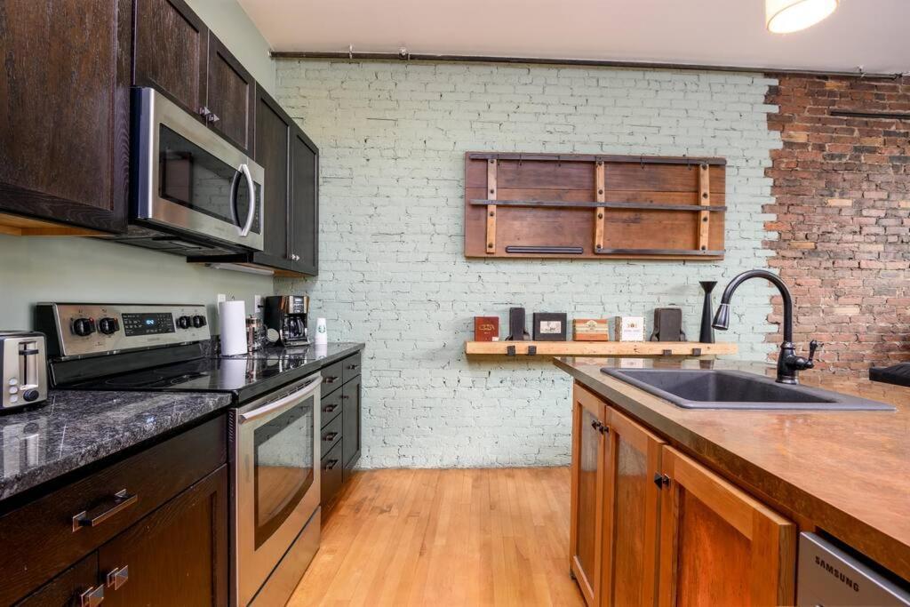 Apartment Luxury Apt & Rooftop With Views *