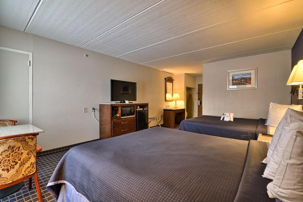 Howard Johnson By Wyndham Hotel 2*