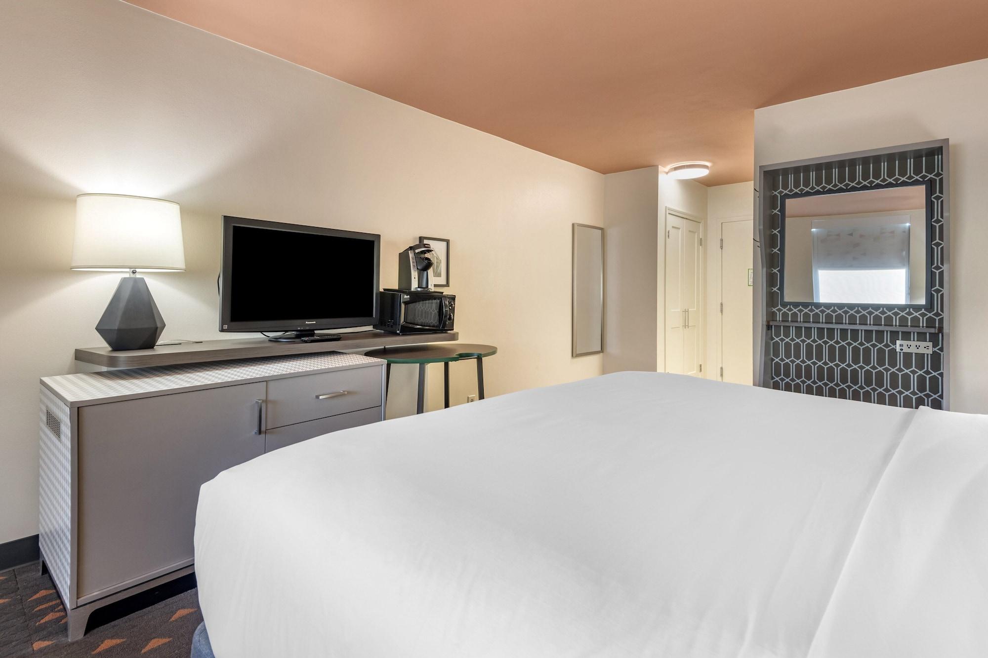 By Ihg