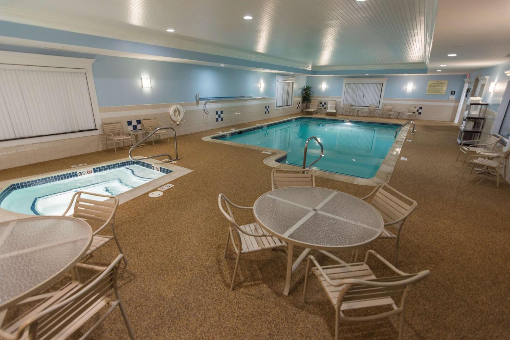 Hampton 3*