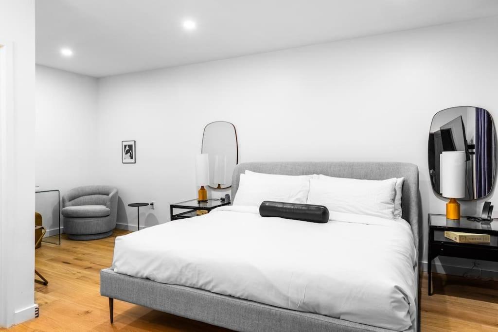 The Phenix Historic Dtwn Hotel, King Bed, # 311 Apartment Bangor