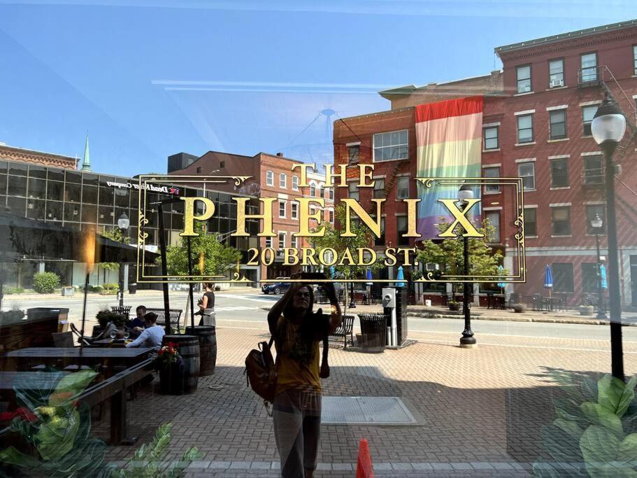 Apartment 2 King Beds, Historic Dtwn Hotel, Steps 2 Restaurants # 405 Bangor