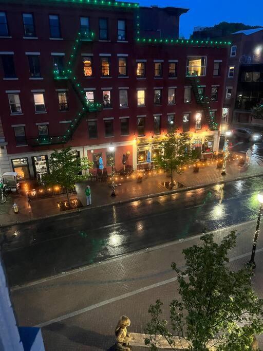 Apartment West Market Square View, Historic Dtwn, King Bed, # 401 Bangor