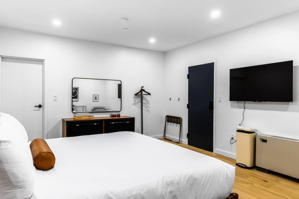 King Bed , Dtwn, 50 In Roku Tv , Fiber Internet, # 203 *