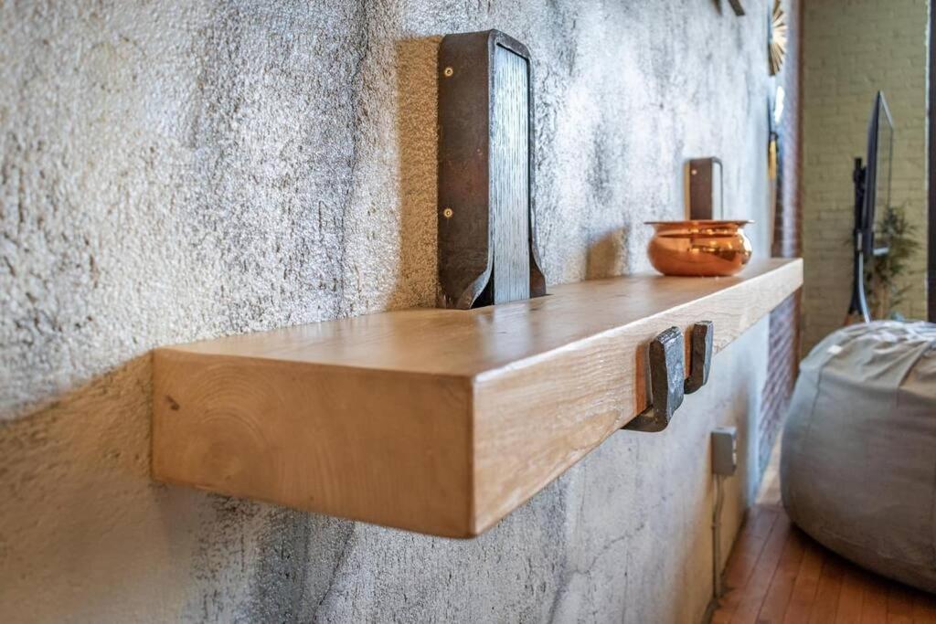 Apartment Chic Downtown Retreat - Rooftop Oasis Bangor