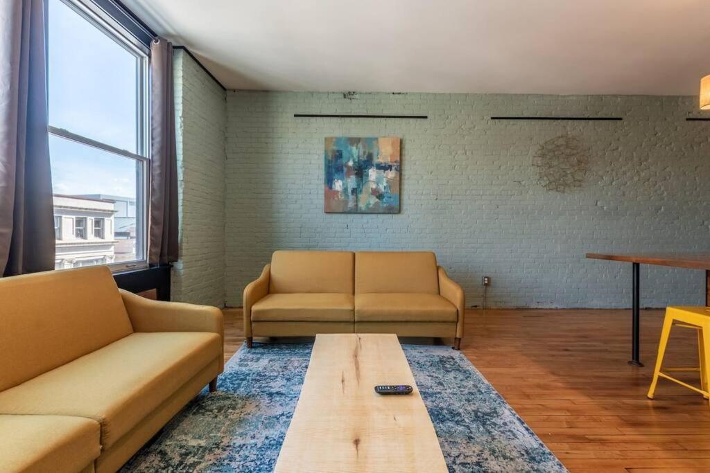 Chic Downtown Retreat - Rooftop Oasis Apartment Bangor