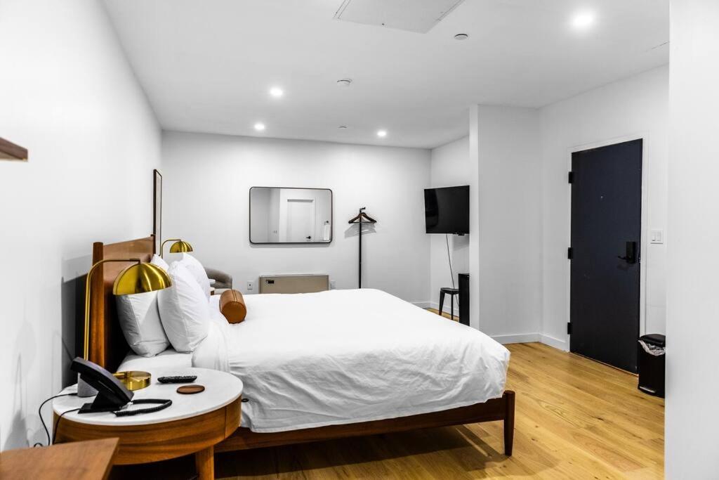 King Bed, Historic Hotel, Bangor, # 101 * Bangor