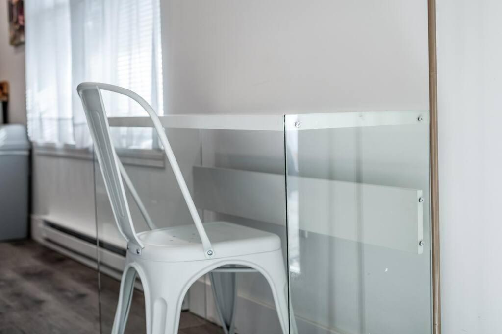 Fresh Riverfront - Washer & Dryer On-site