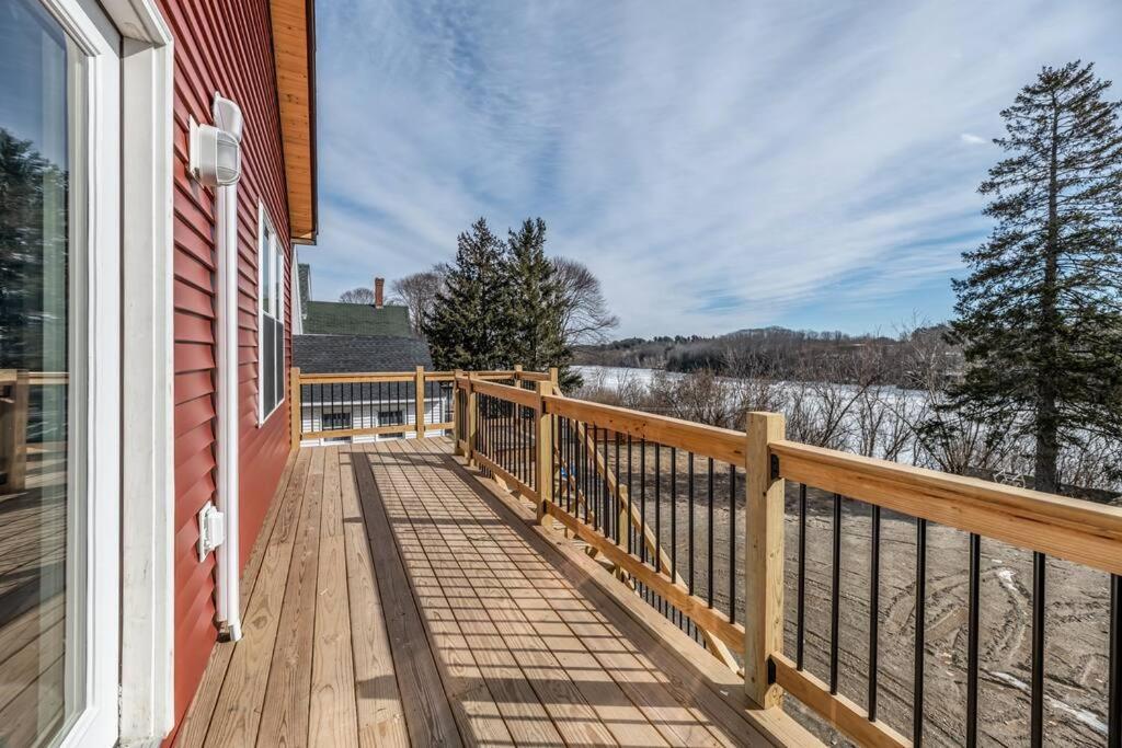 Fresh Riverfront - Washer & Dryer On-site