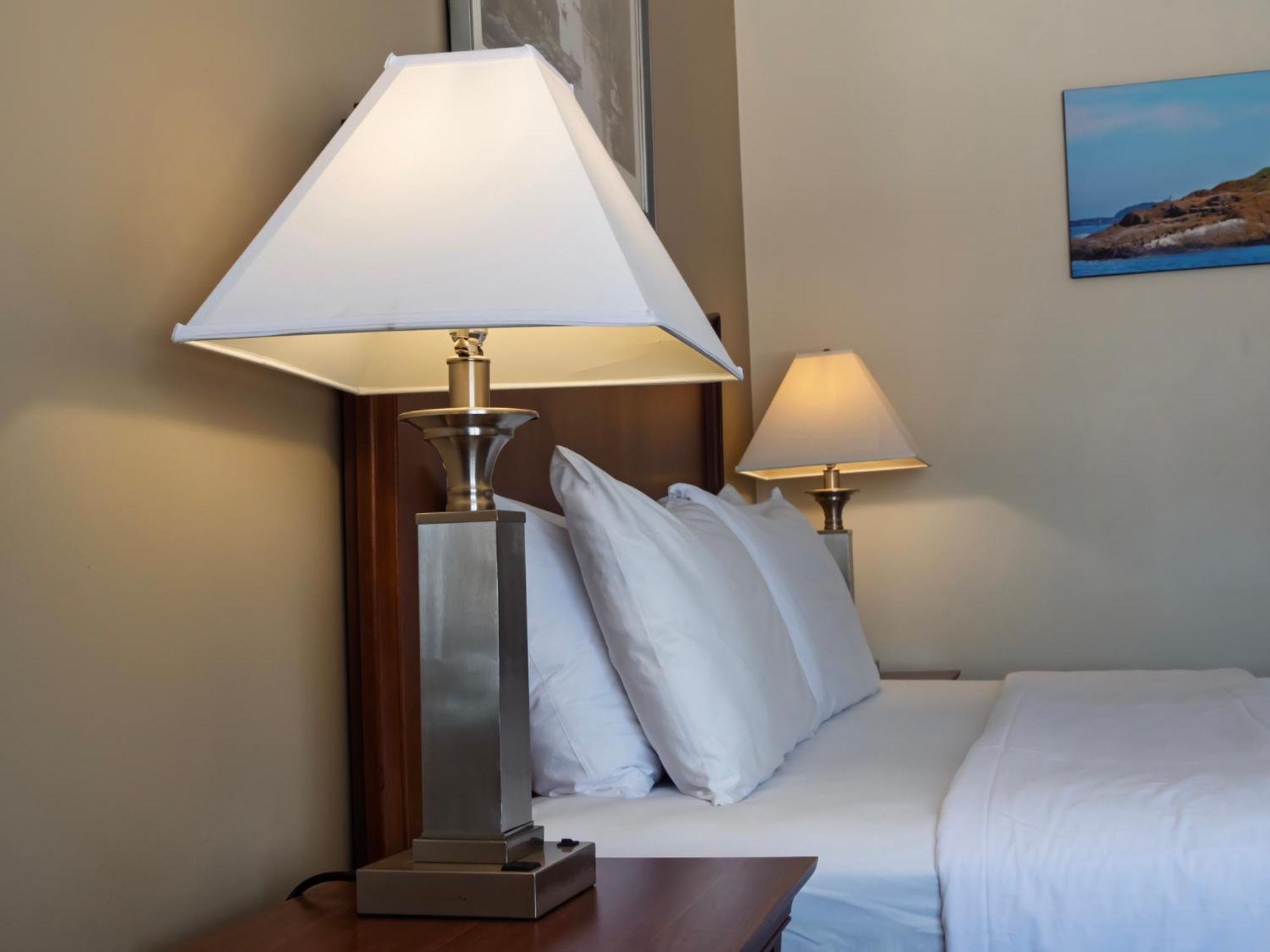 Country At The Mall Hotel 3*