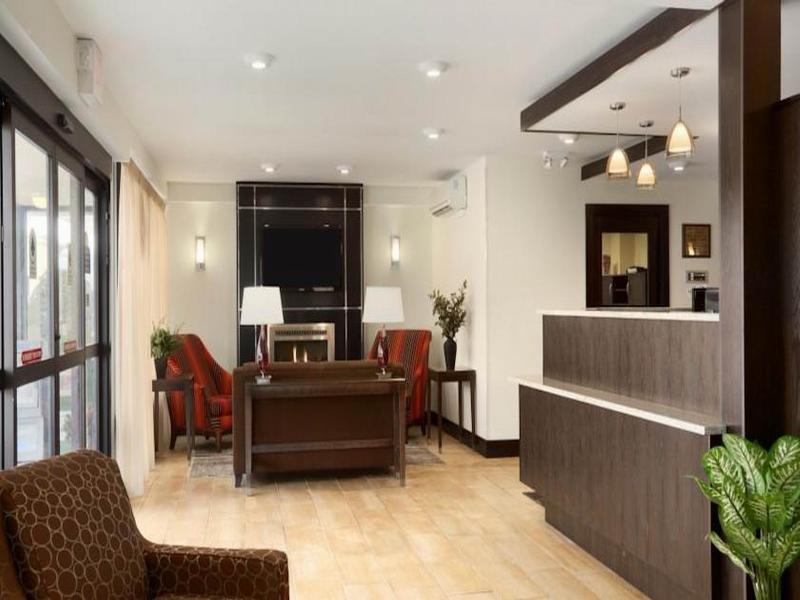 Inn Quality Airport 3*