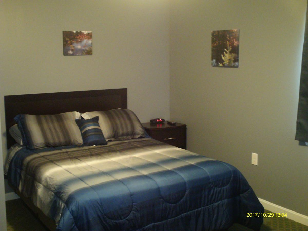 Inn Pine Tree