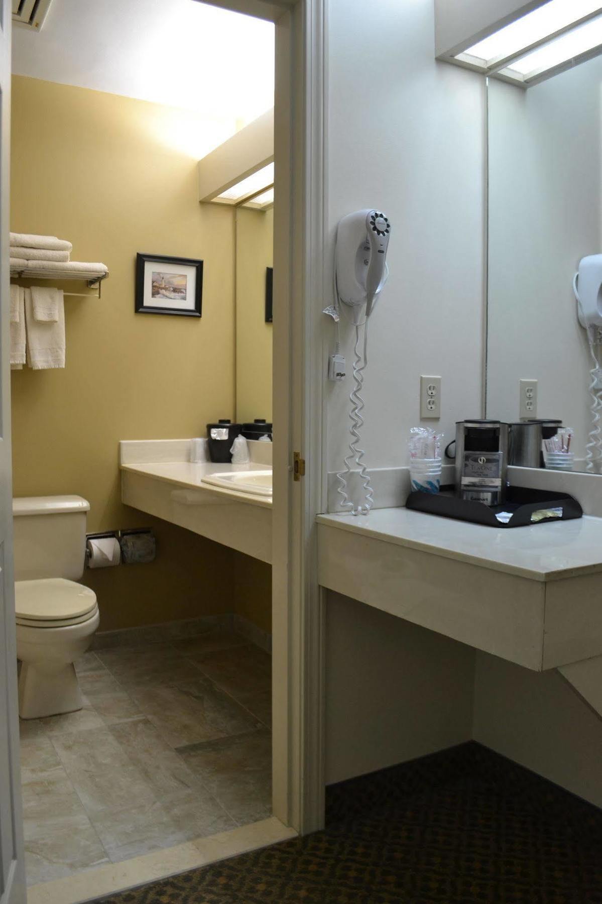 Hotel Country At The Mall 3*