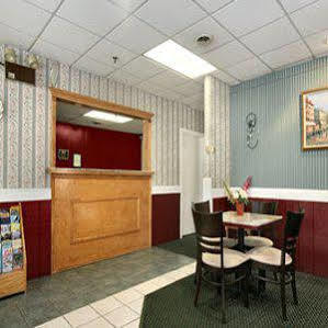 Queen Motel