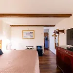 Fireside Inn And Suites Bangor