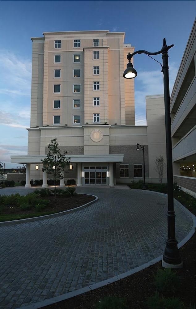 Hotel Hollywood Casino 3*