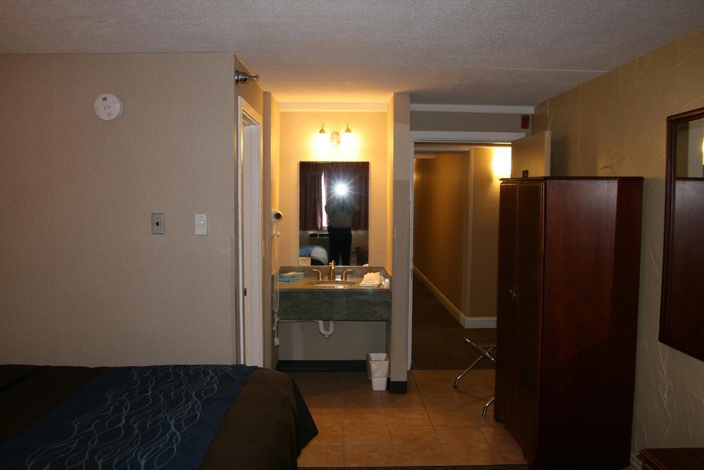 & Motel 2*