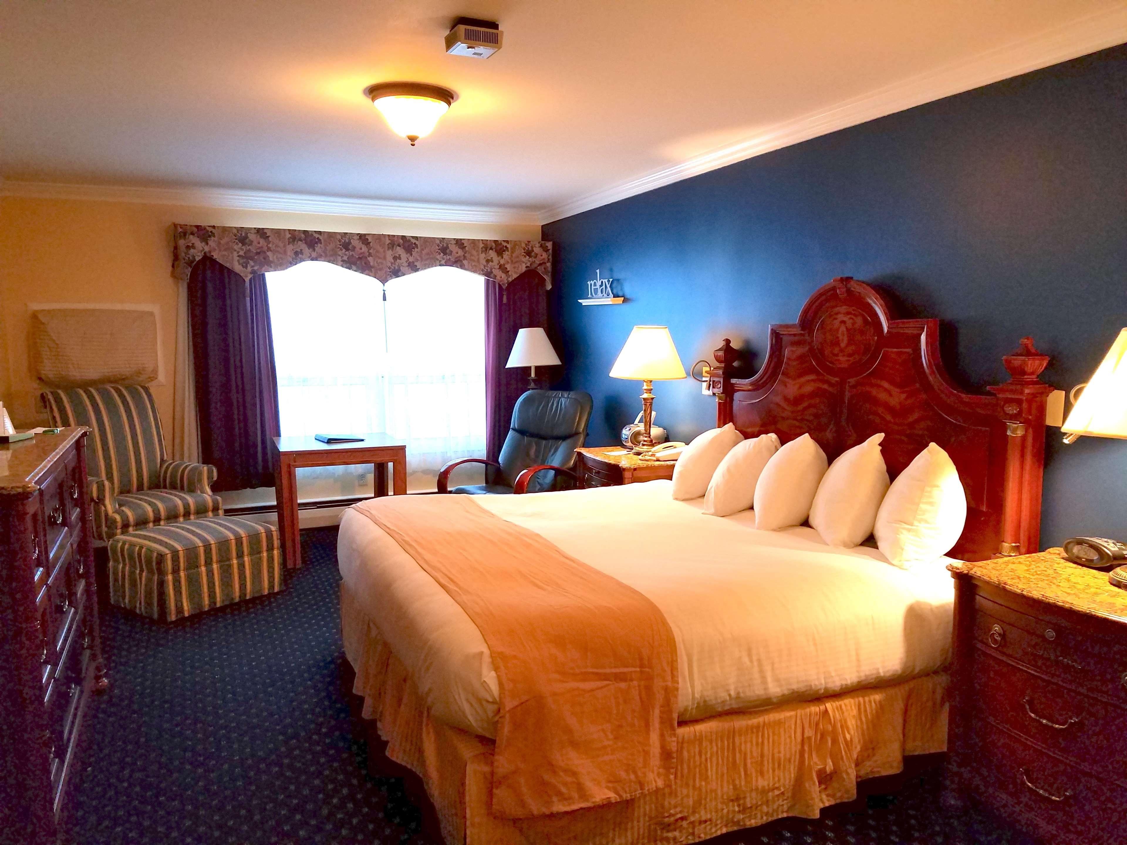 Western White House Hotel 3*