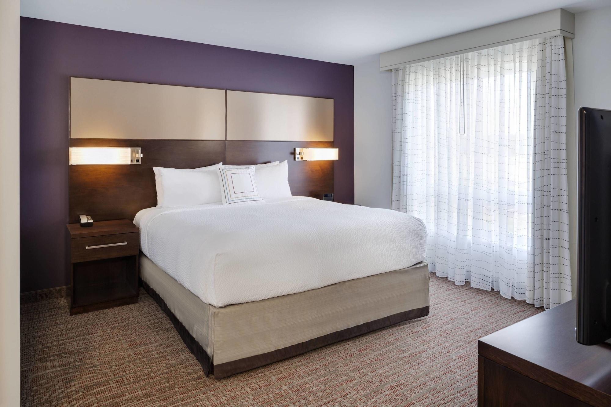 Hotel By Marriott