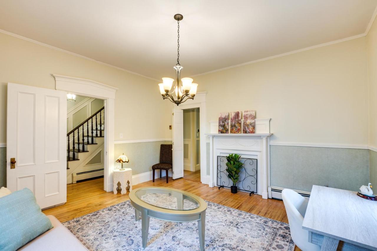 Charming With Deck Less Than 1 Mi To Downtown *