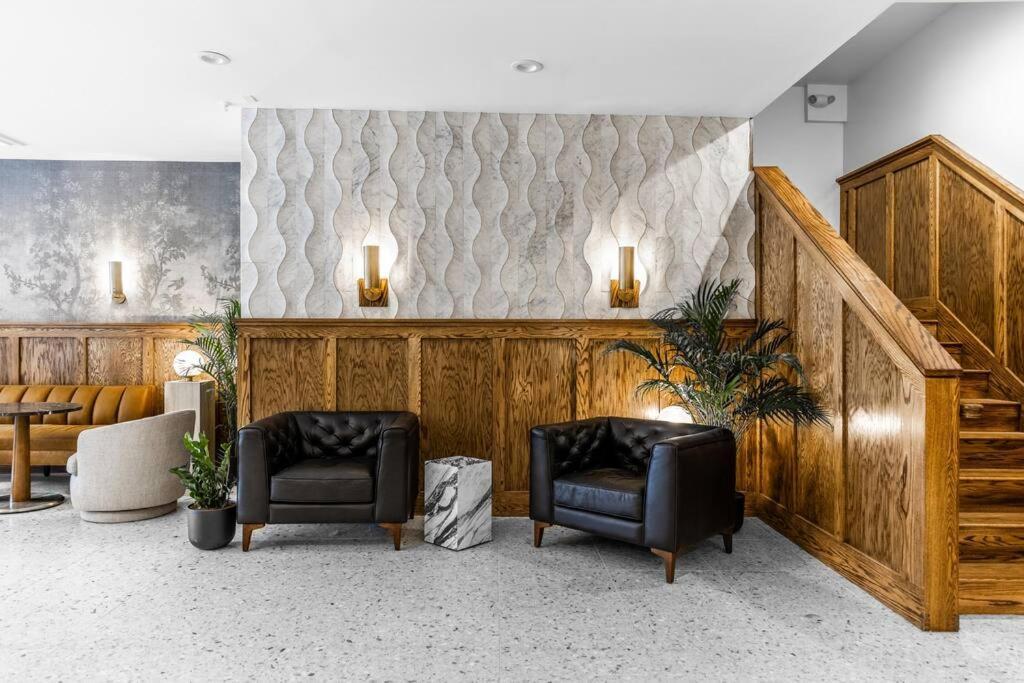The Phenix Historic Dtwn Hotel, King Bed #300 Apartment *