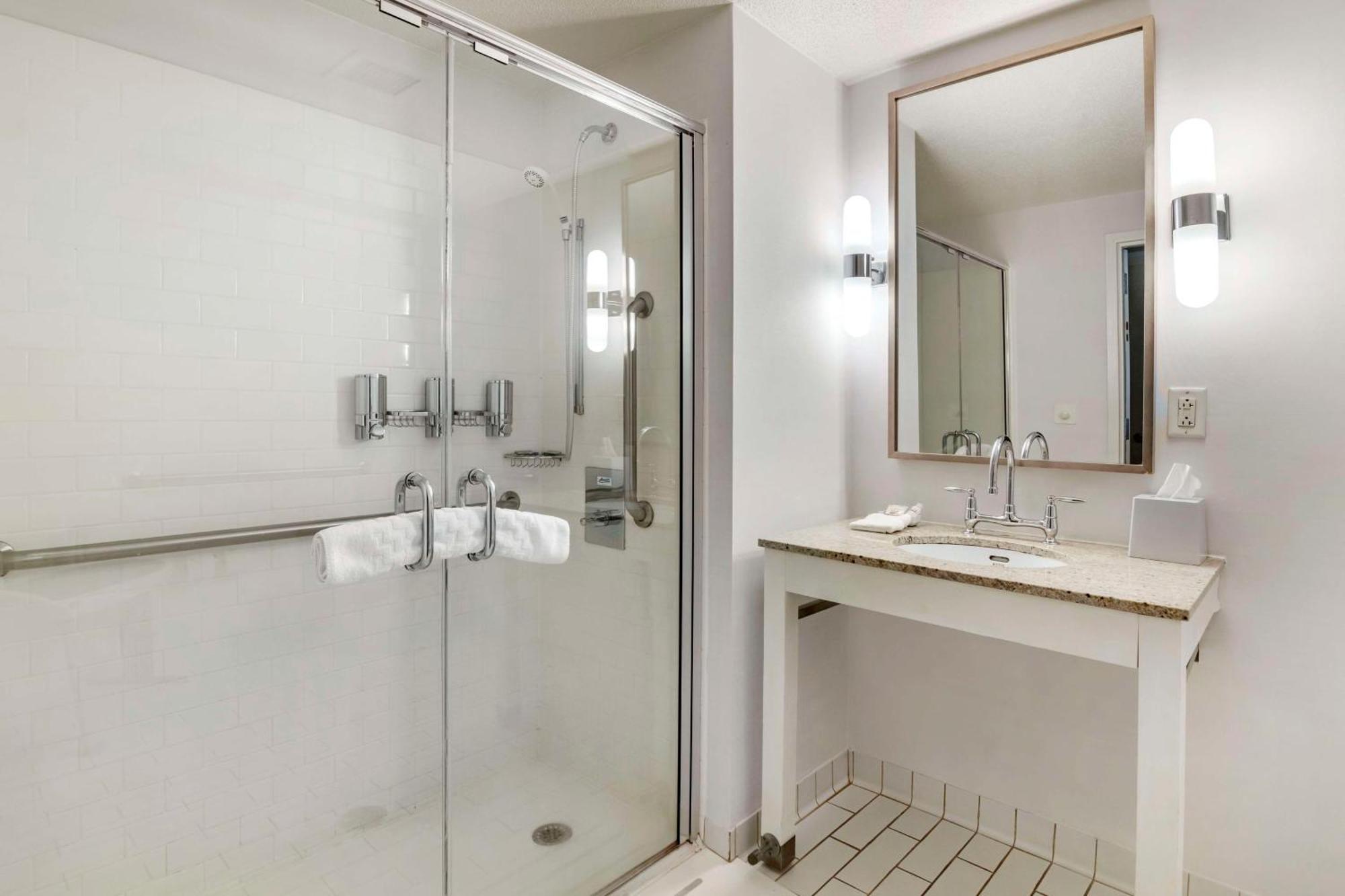 Aviator Bw Premier Collection Hotel 2*