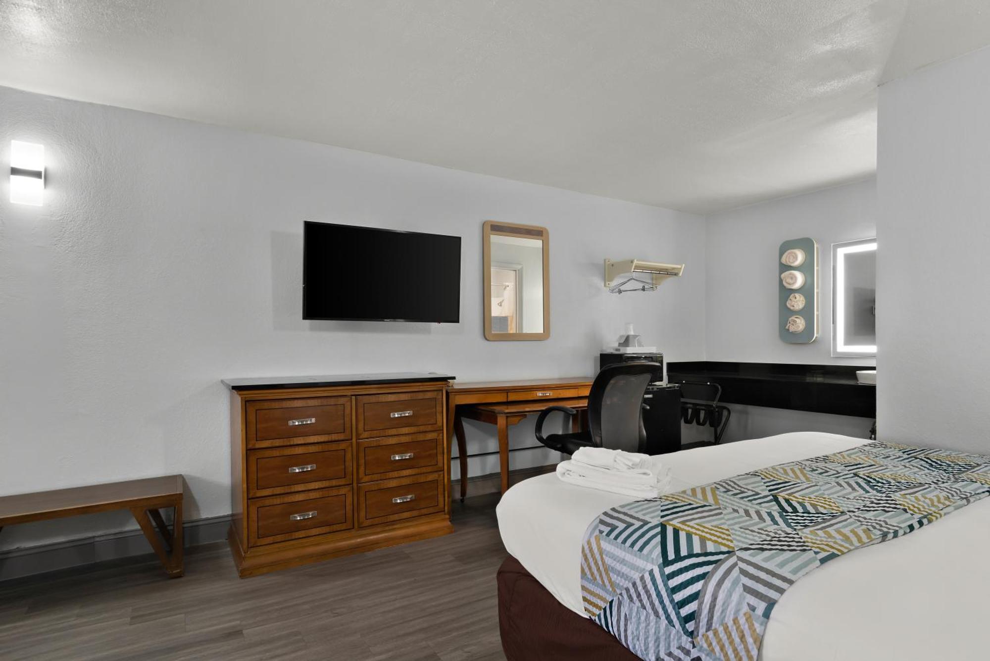 Americas Value Hotel 2*