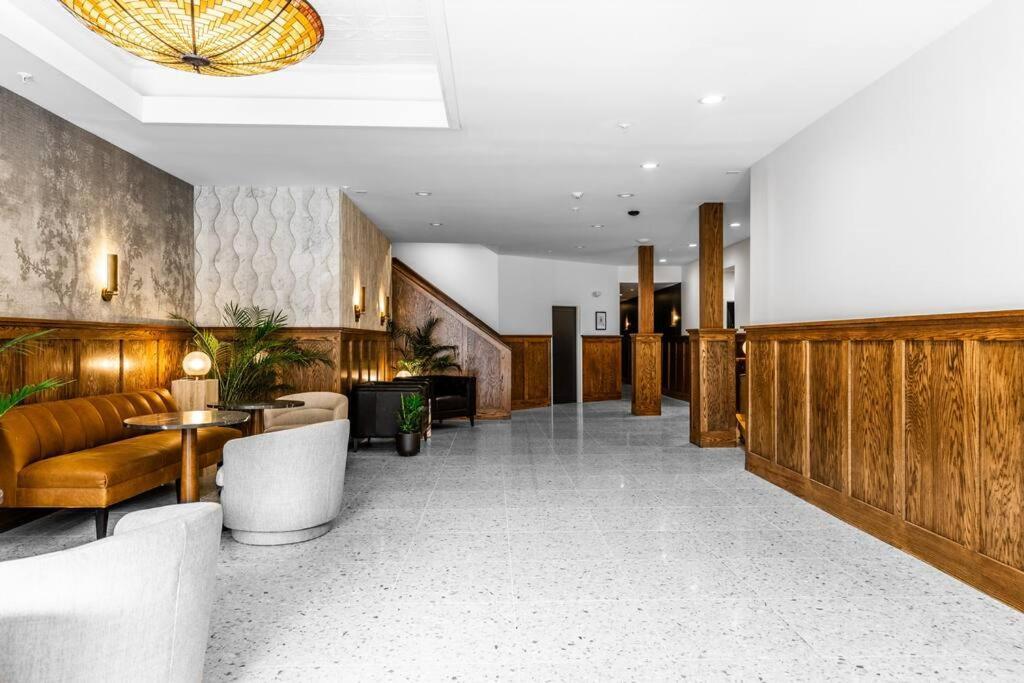 Apartment King Bed, The Phenix Historic Hotel, Spacious, # 406 *