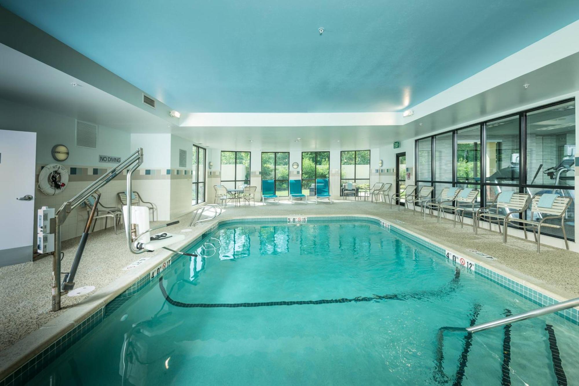 Hotel Courtyard 3*