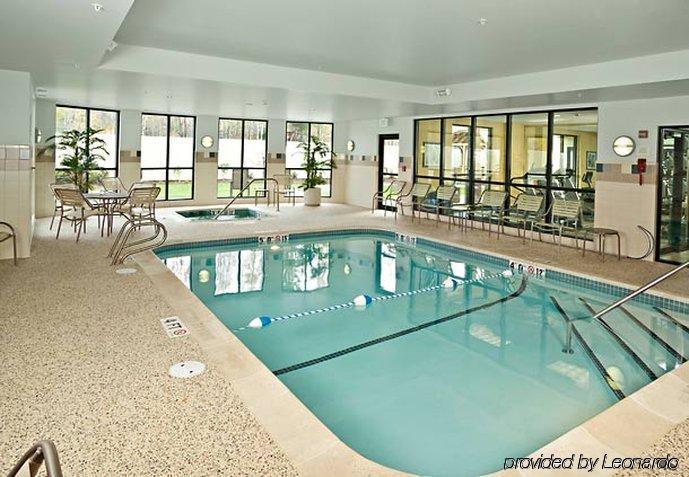 Courtyard 3*