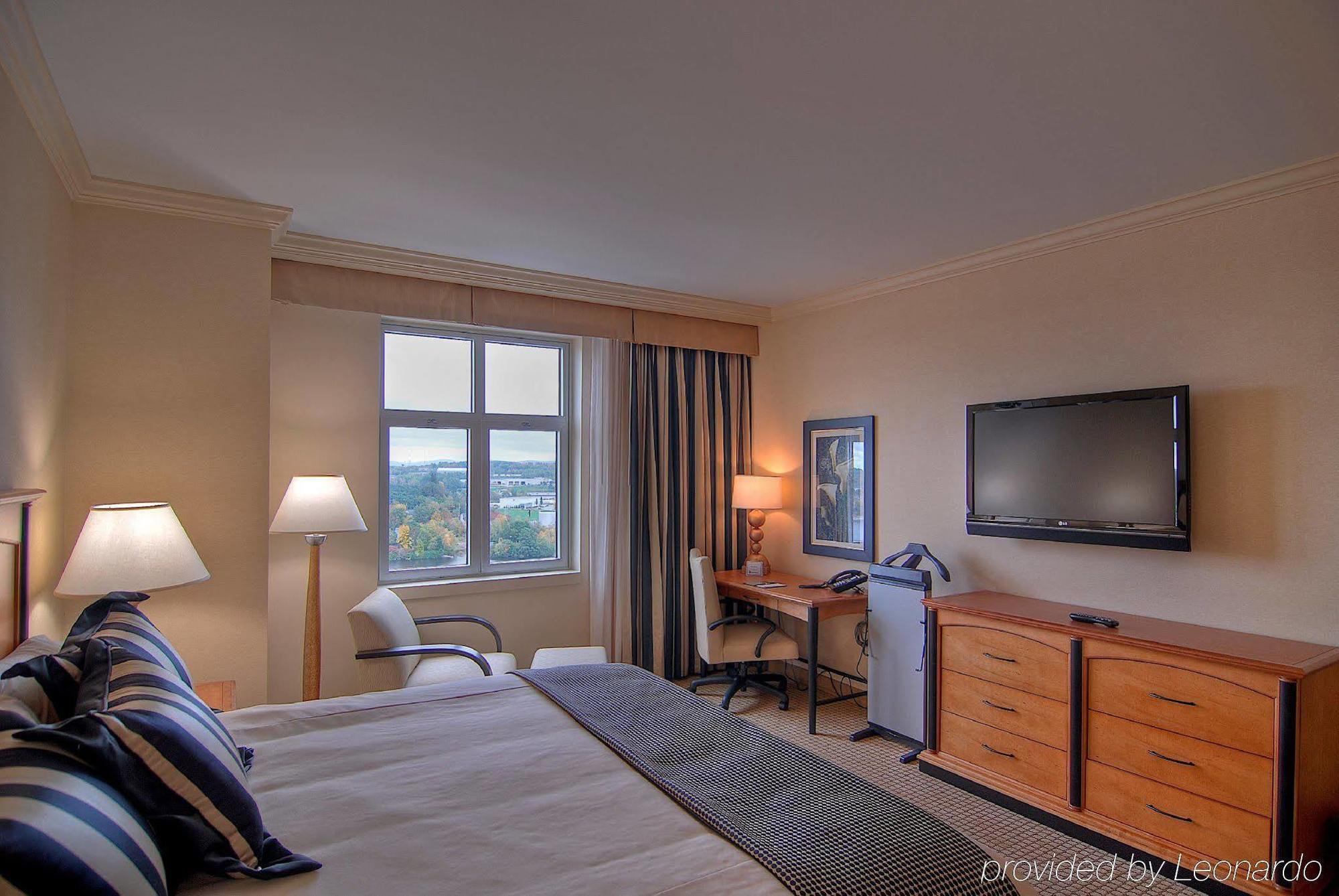 Hotel Hollywood Casino 3*