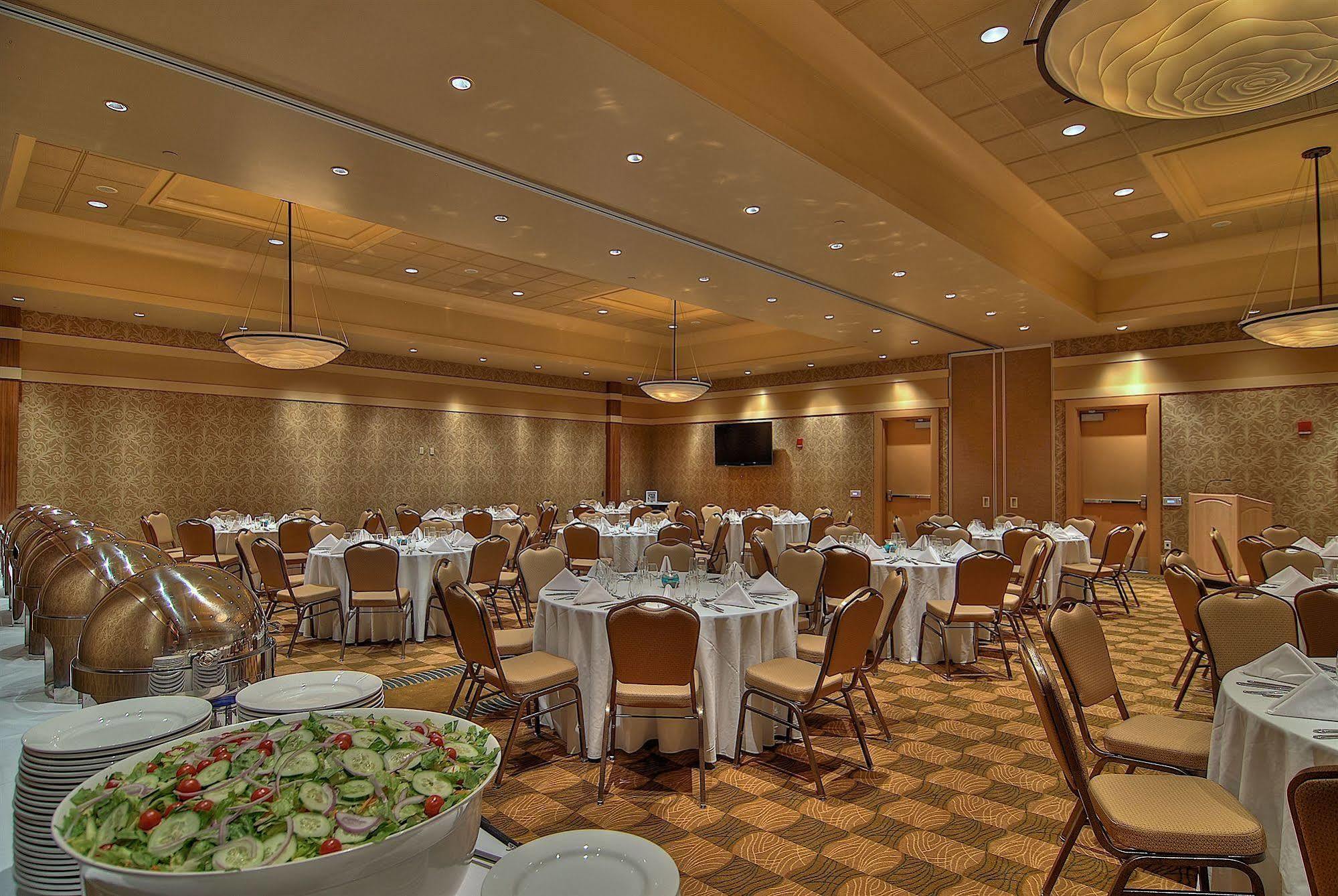 Hollywood Casino 3*