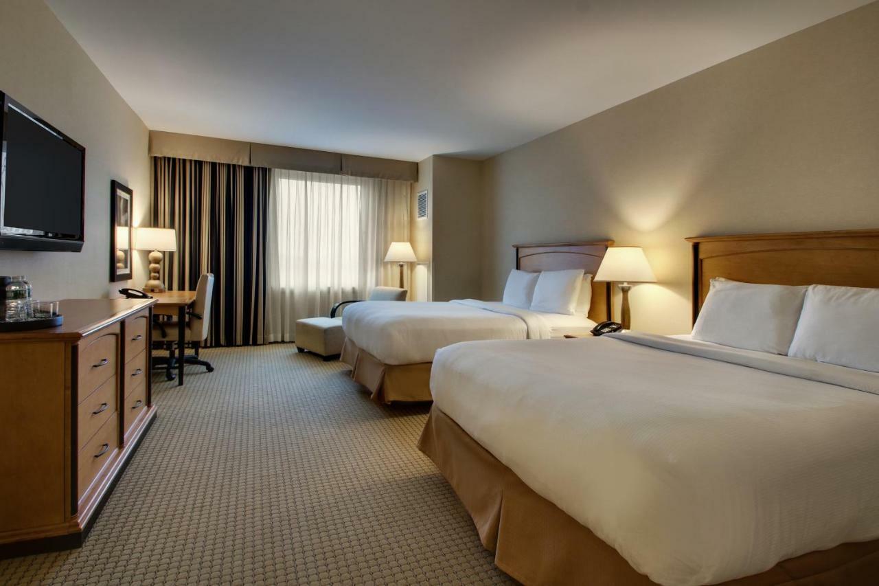 Hotel Hollywood Casino 3*